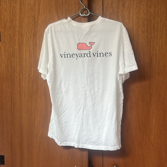 White vineyard vines T-shirt - Picture 2 of 3